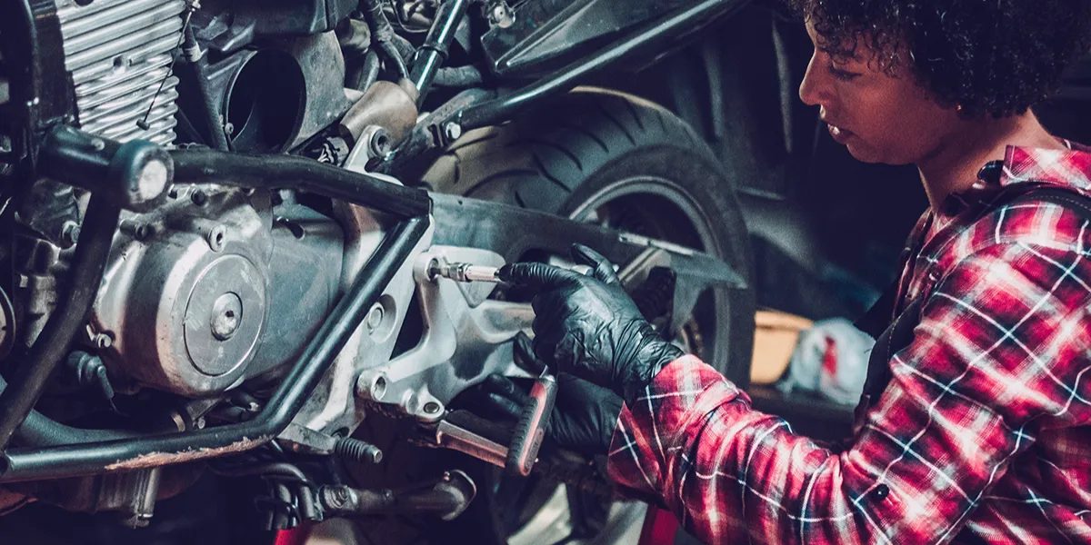 FREQUENT MOTORCYCLE OIL ISSUES AND THEIR SOLUTIONS