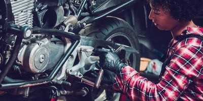 FREQUENT MOTORCYCLE OIL ISSUES AND THEIR SOLUTIONS
