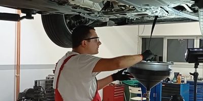 HOW TO PERFORM AN ENGINE OIL CHANGE